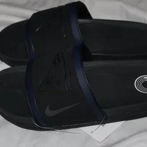 Nike | Shoes | Nike Offcourt Nfl New England Patriots Black  display picture 1